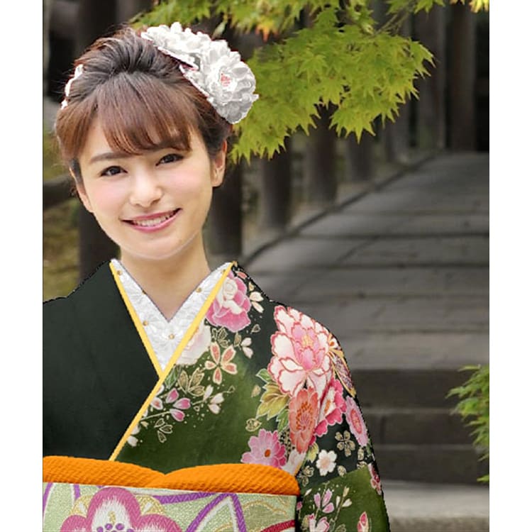 深緑　牡丹にバラ