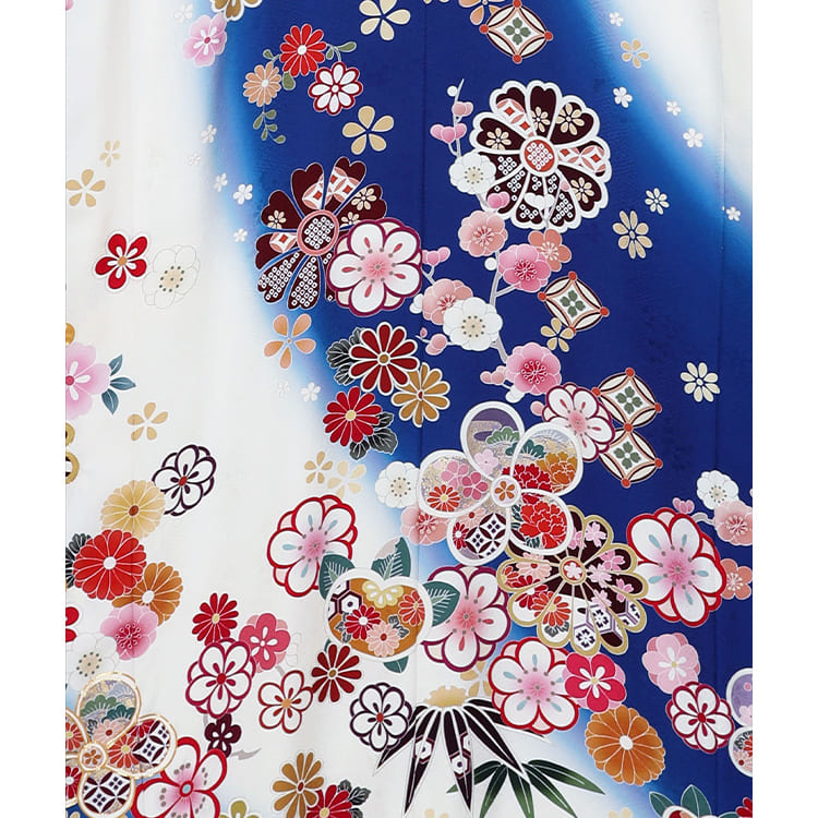 白とブルーに花