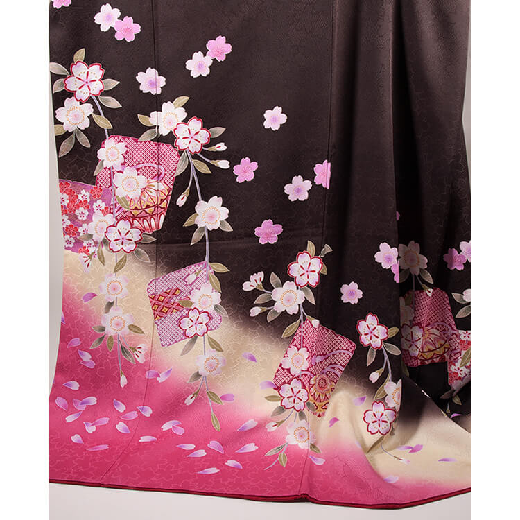 桜柄　ダークブラウン　振袖