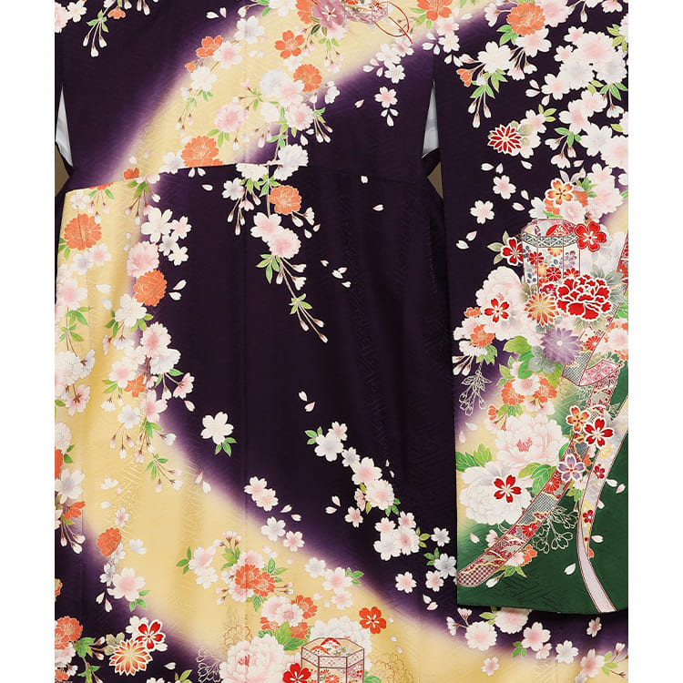 濃紫と濃緑にのしめや赤い牡丹