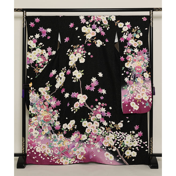 黒地に赤紫　桜と紅葉