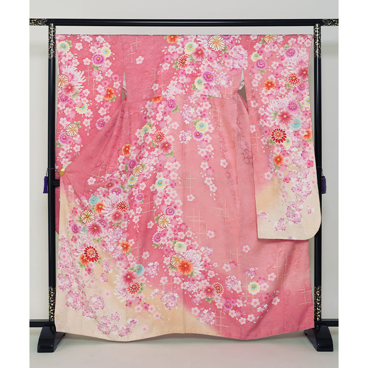 サーモンピンクに花尽くし