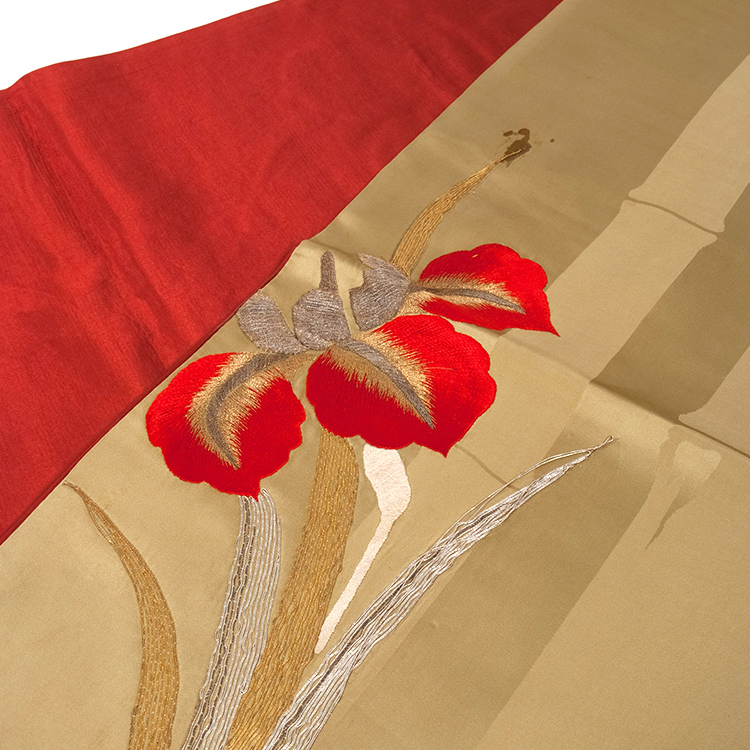 緞子織り竹地紋 アヤメ刺繍袋帯
